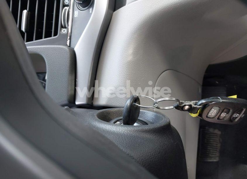 Photo 11 of 2018 Hyundai Elantra SE (VIN 5NPD74LF5JH331021)