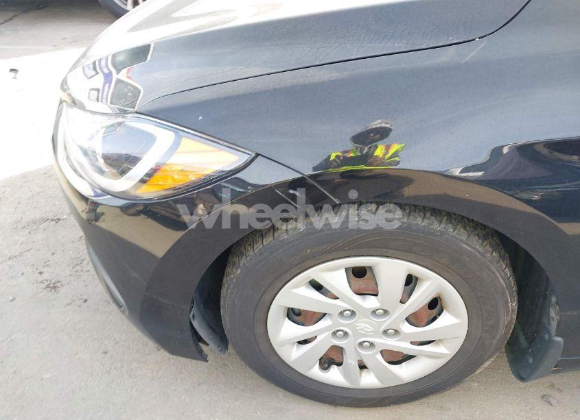 Photo 14 of 2018 Hyundai Elantra SE (VIN 5NPD74LF5JH331021)