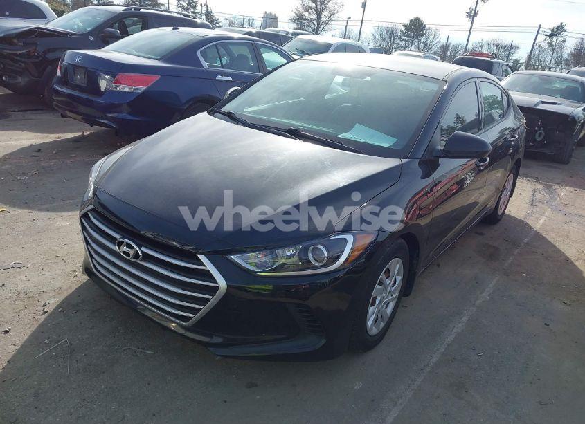 Photo 2 of 2018 Hyundai Elantra SE (VIN 5NPD74LF5JH331021)