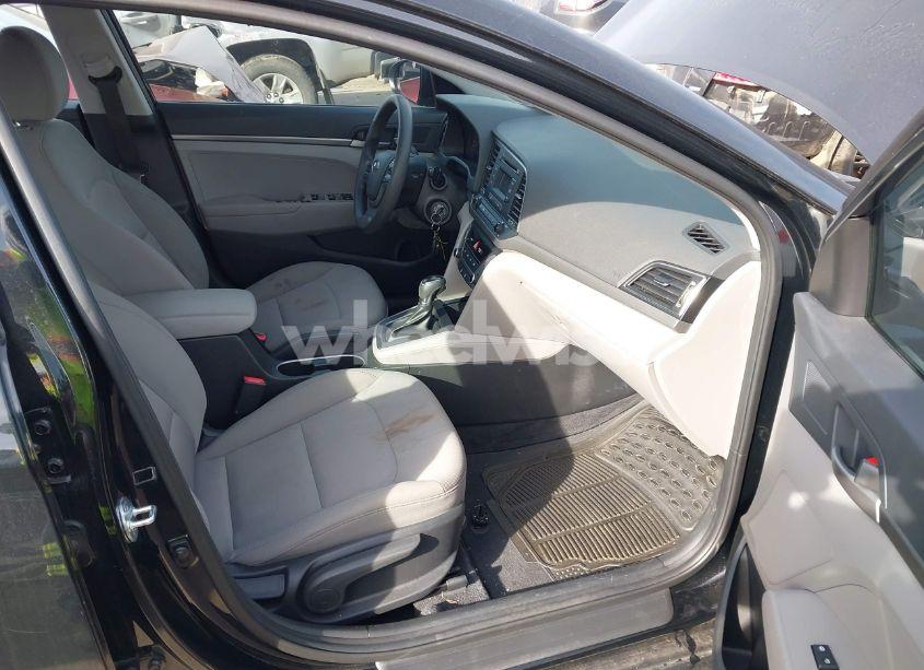 Photo 5 of 2018 Hyundai Elantra SE (VIN 5NPD74LF5JH331021)