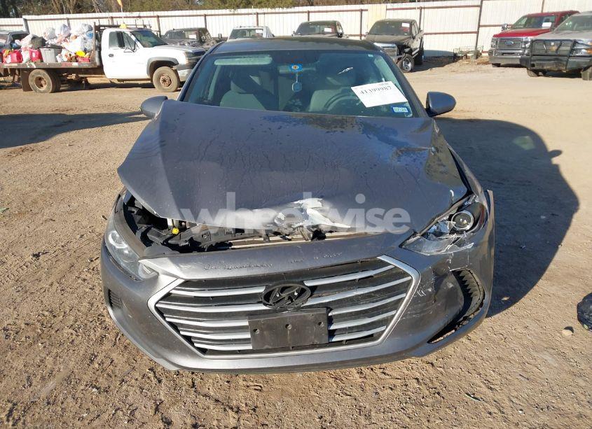 Photo 11 of 2018 Hyundai Elantra SE (VIN 5NPD74LF5JH348997)