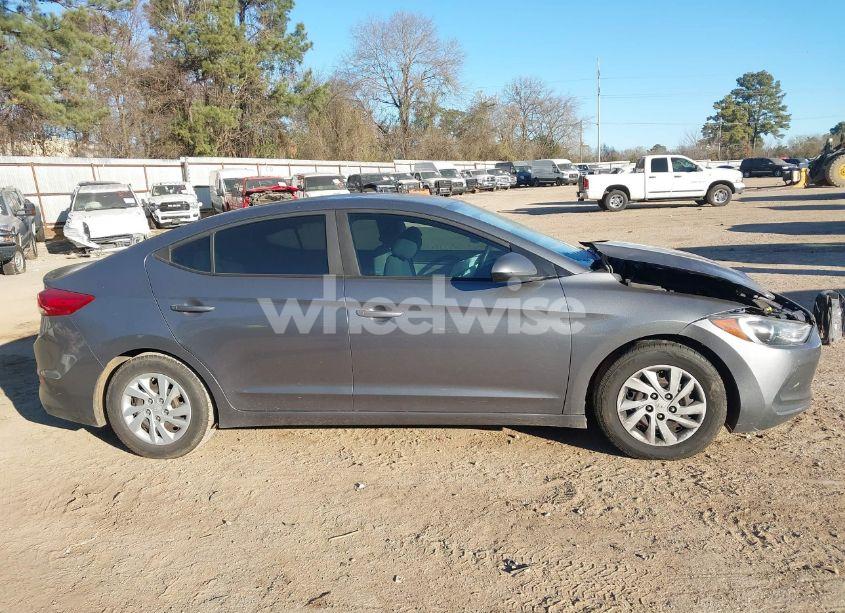 Photo 12 of 2018 Hyundai Elantra SE (VIN 5NPD74LF5JH348997)