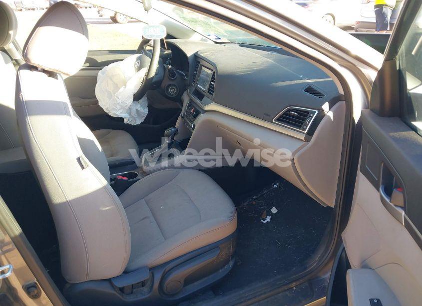 Photo 5 of 2018 Hyundai Elantra SE (VIN 5NPD74LF5JH348997)