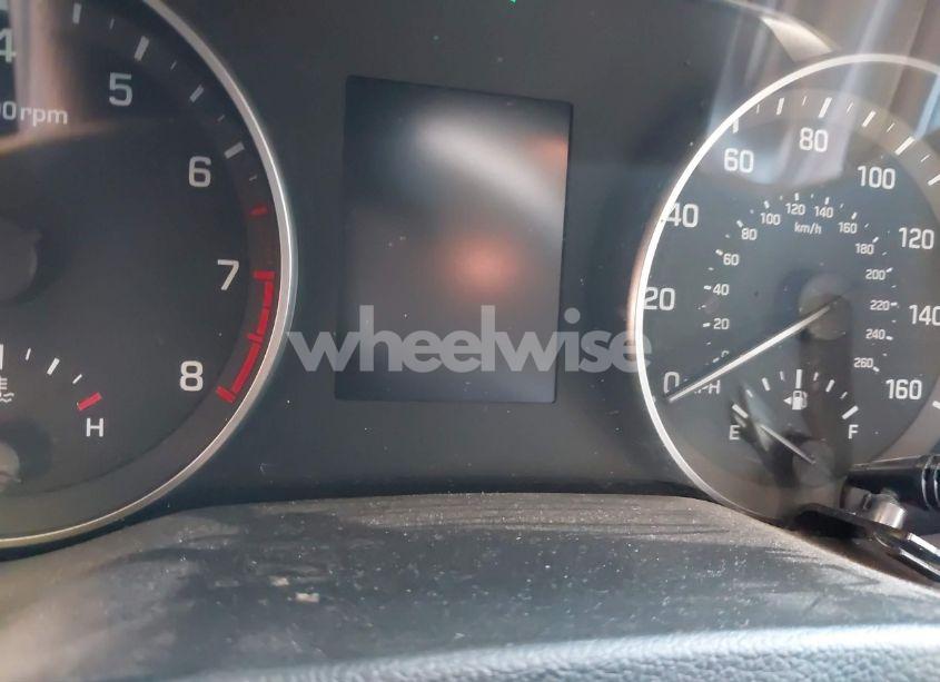 Photo 7 of 2018 Hyundai Elantra SE (VIN 5NPD74LF5JH348997)