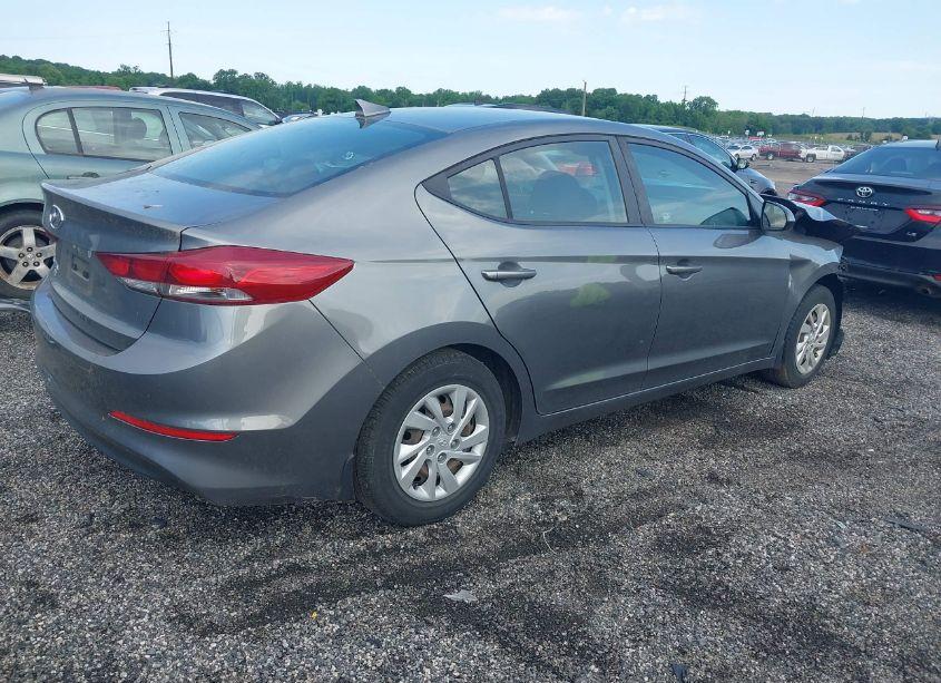 Photo 4 of 2018 Hyundai Elantra SE (VIN 5NPD74LF5JH376010)