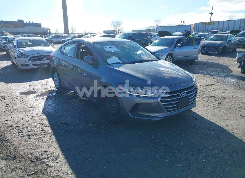 2018 Hyundai Elantra SE (VIN 5NPD74LF5JH397035) main photo