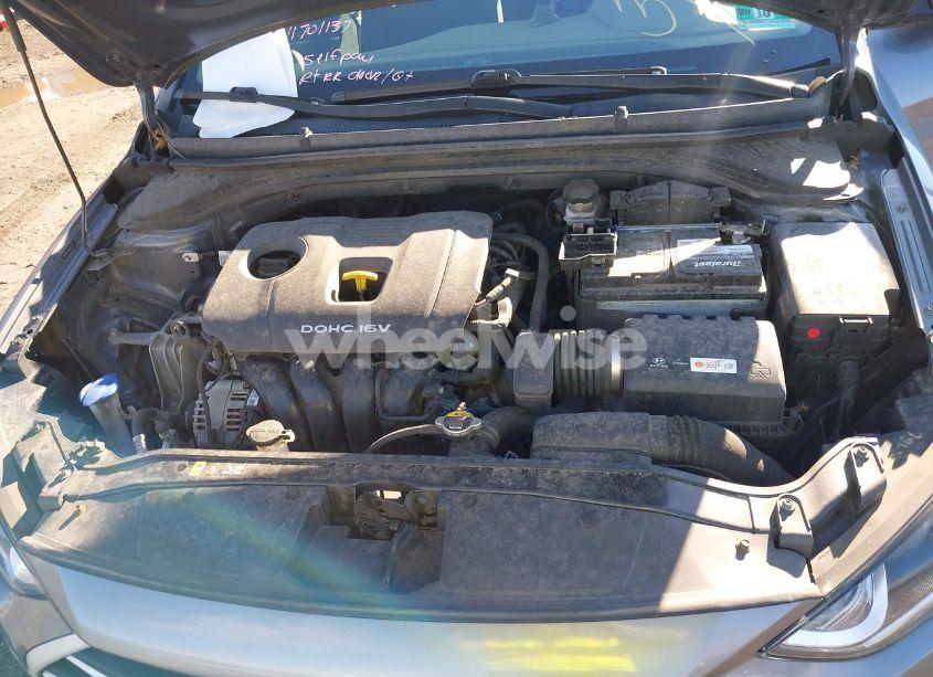 Photo 10 of 2018 Hyundai Elantra SE (VIN 5NPD74LF5JH397035)