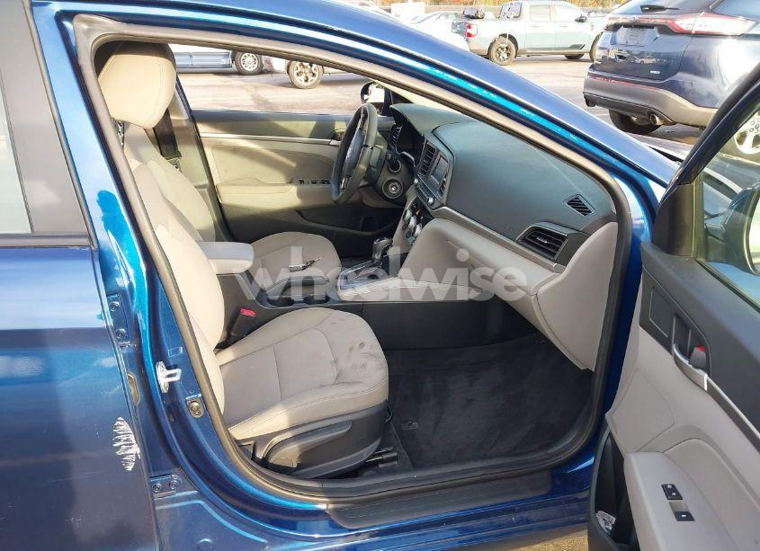 Photo 5 of 2019 Hyundai Elantra SE (VIN 5NPD74LF5KH410173)