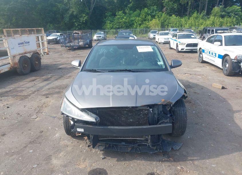 Photo 12 of 2019 Hyundai Elantra SE (VIN 5NPD74LF5KH425529)