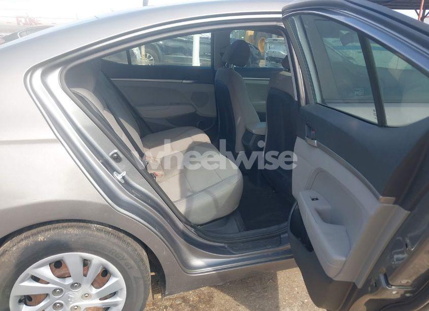 Photo 8 of 2019 Hyundai Elantra SE (VIN 5NPD74LF5KH425529)