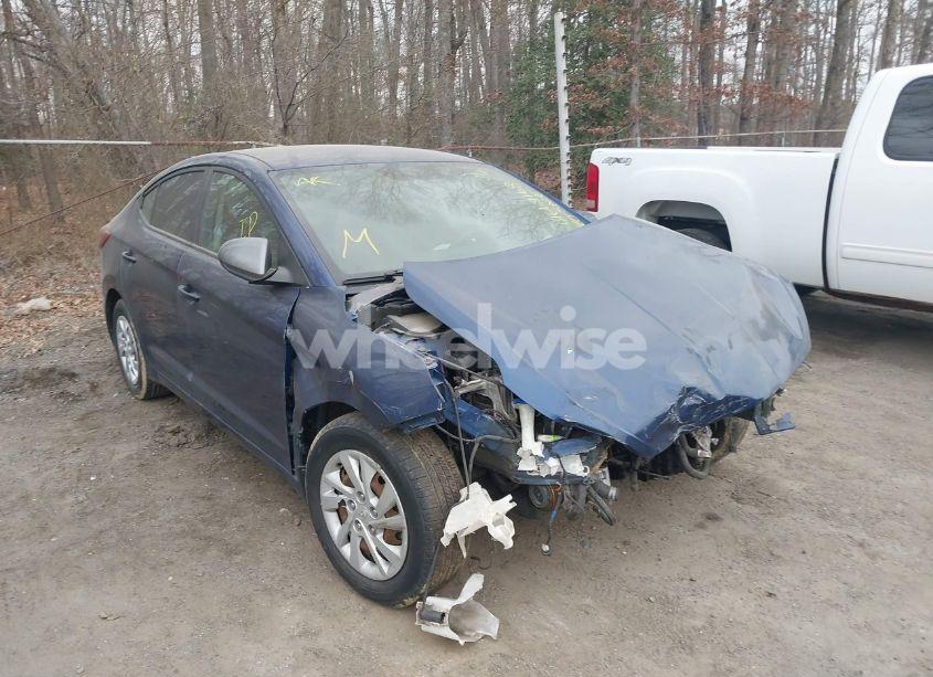 2019 Hyundai Elantra SE (VIN 5NPD74LF5KH427619) main photo