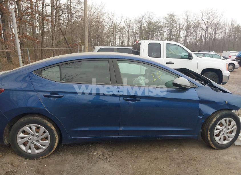 Photo 13 of 2019 Hyundai Elantra SE (VIN 5NPD74LF5KH427619)