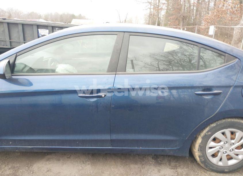 Photo 14 of 2019 Hyundai Elantra SE (VIN 5NPD74LF5KH427619)