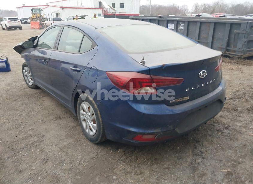 Photo 3 of 2019 Hyundai Elantra SE (VIN 5NPD74LF5KH427619)