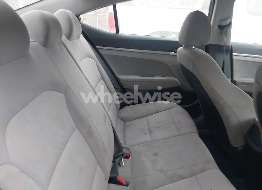 Photo 8 of 2019 Hyundai Elantra SE (VIN 5NPD74LF5KH427619)