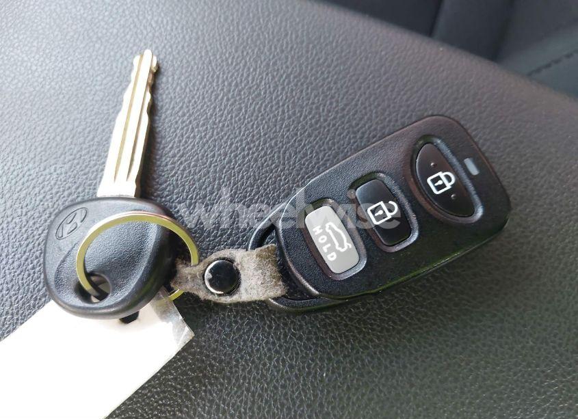 Photo 11 of 2019 Hyundai Elantra SE (VIN 5NPD74LF5KH427782)