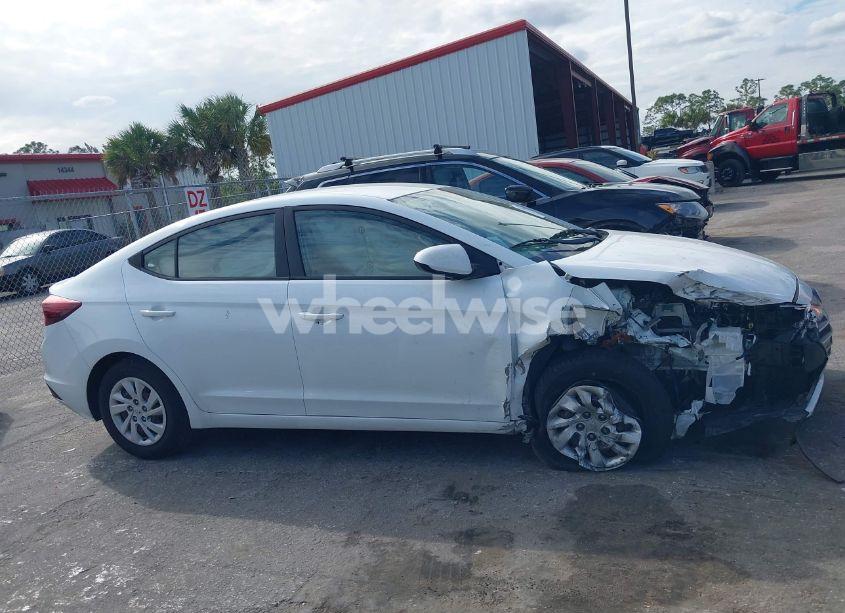 Photo 13 of 2019 Hyundai Elantra SE (VIN 5NPD74LF5KH427782)