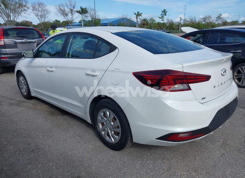 Photo 3 of 2019 Hyundai Elantra SE (VIN 5NPD74LF5KH427782)