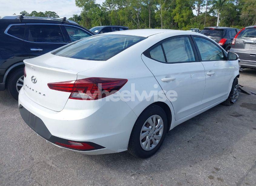 Photo 4 of 2019 Hyundai Elantra SE (VIN 5NPD74LF5KH427782)