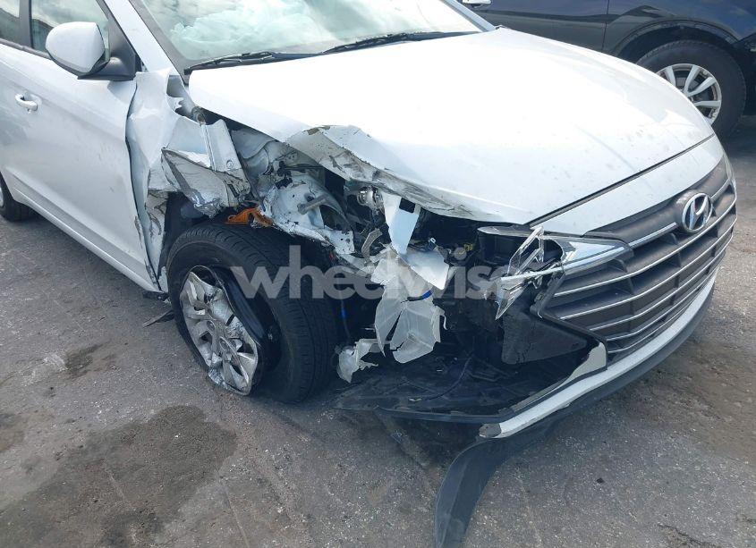 Photo 6 of 2019 Hyundai Elantra SE (VIN 5NPD74LF5KH427782)