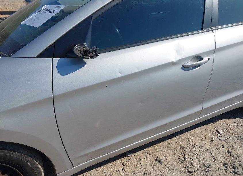 Photo 13 of 2019 Hyundai Elantra SE (VIN 5NPD74LF5KH453461)