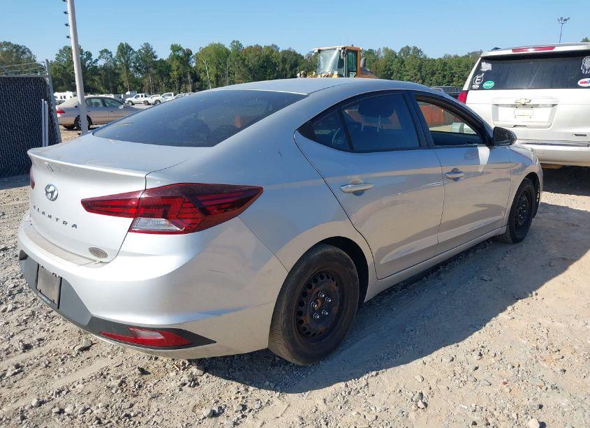 Photo 4 of 2019 Hyundai Elantra SE (VIN 5NPD74LF5KH453461)