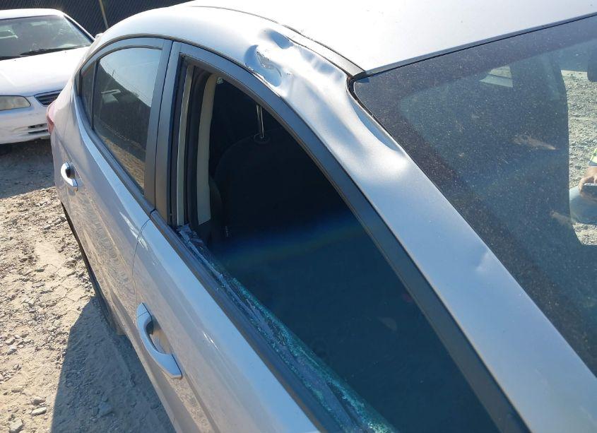 Photo 6 of 2019 Hyundai Elantra SE (VIN 5NPD74LF5KH453461)