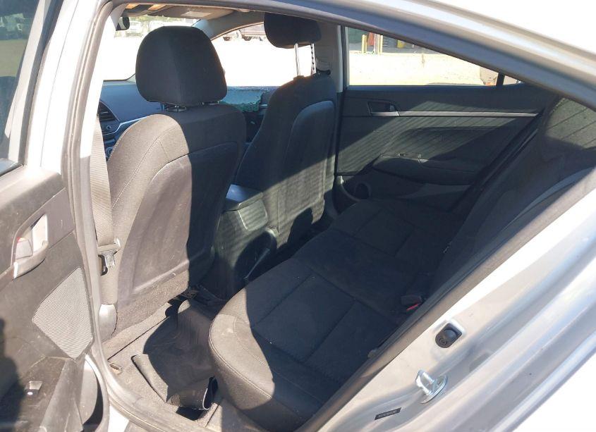 Photo 8 of 2019 Hyundai Elantra SE (VIN 5NPD74LF5KH453461)