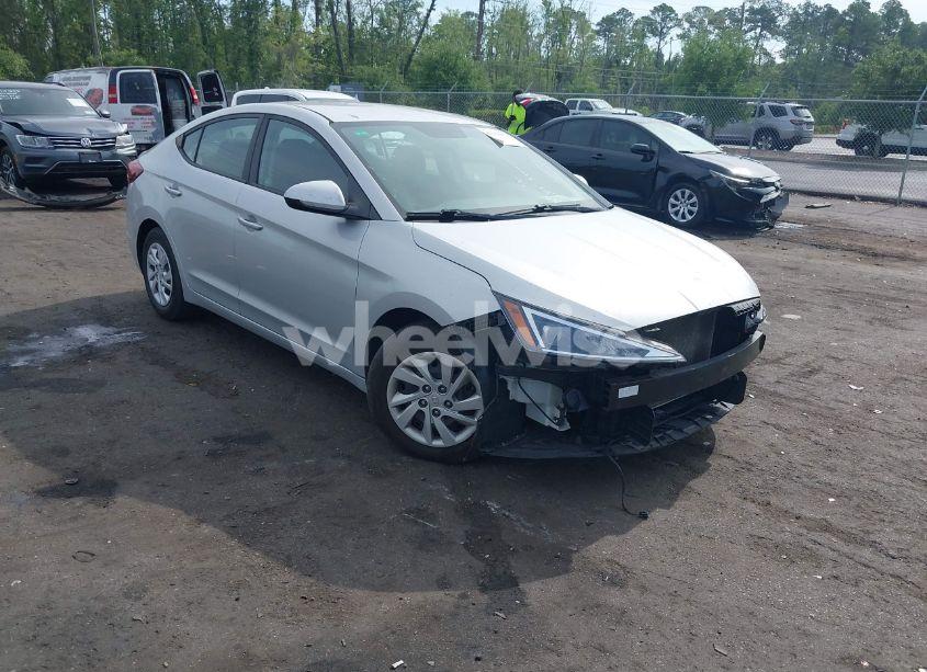 2019 Hyundai Elantra SE (VIN 5NPD74LF5KH474553) main photo