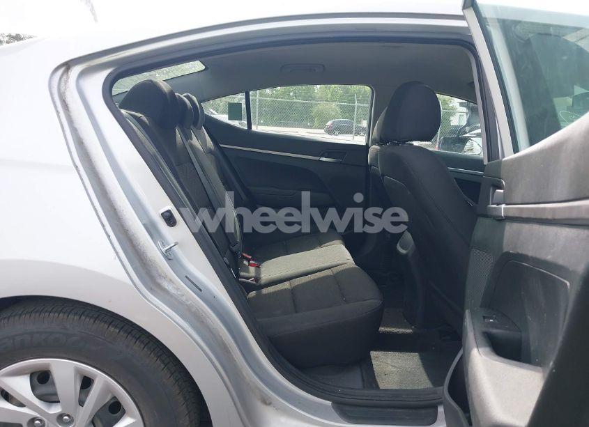 Photo 8 of 2019 Hyundai Elantra SE (VIN 5NPD74LF5KH474553)