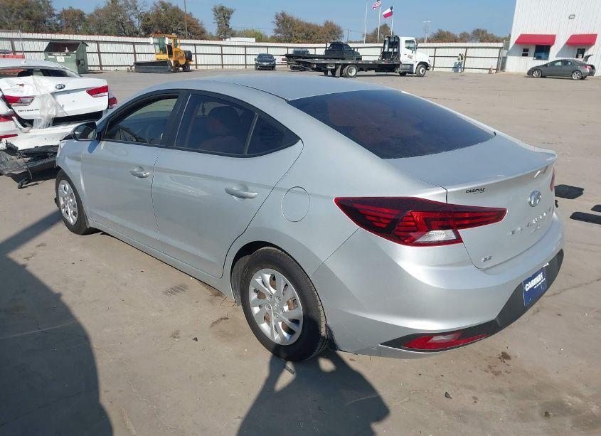 Photo 3 of 2019 Hyundai Elantra SE (VIN 5NPD74LF5KH480322)