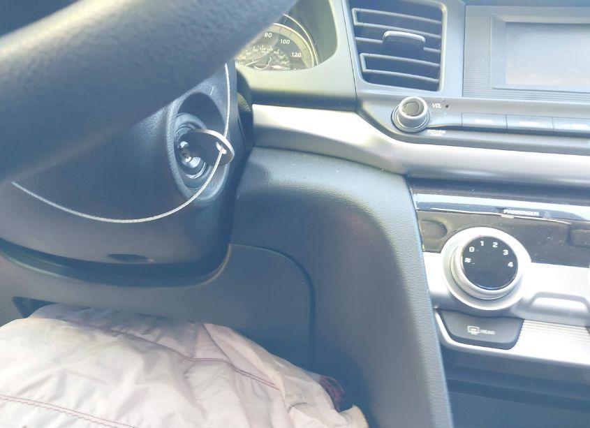 Photo 11 of 2019 Hyundai Elantra SE (VIN 5NPD74LF5KH486881)