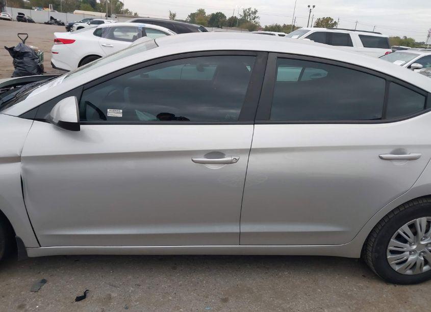 Photo 14 of 2019 Hyundai Elantra SE (VIN 5NPD74LF5KH486881)
