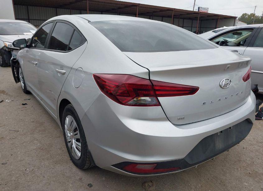 Photo 3 of 2019 Hyundai Elantra SE (VIN 5NPD74LF5KH486881)