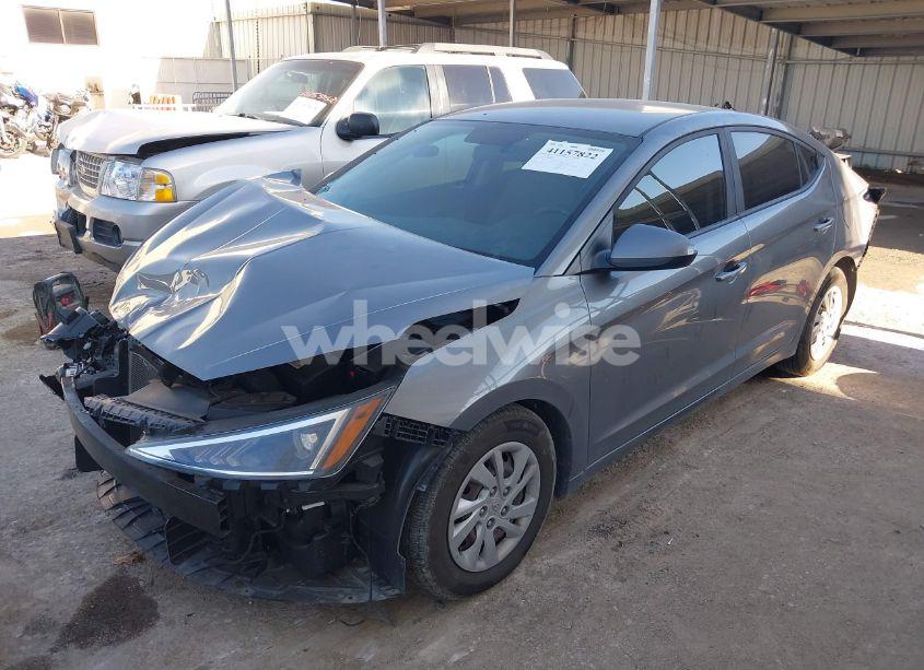 Photo 2 of 2019 Hyundai Elantra SE (VIN 5NPD74LF5KH494771)