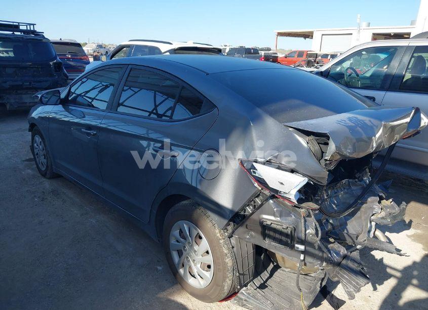 Photo 3 of 2019 Hyundai Elantra SE (VIN 5NPD74LF5KH494771)