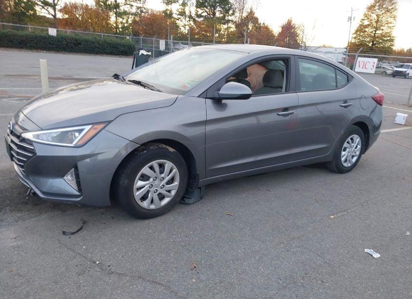 Photo 2 of 2020 Hyundai Elantra SE (VIN 5NPD74LF5LH524966)