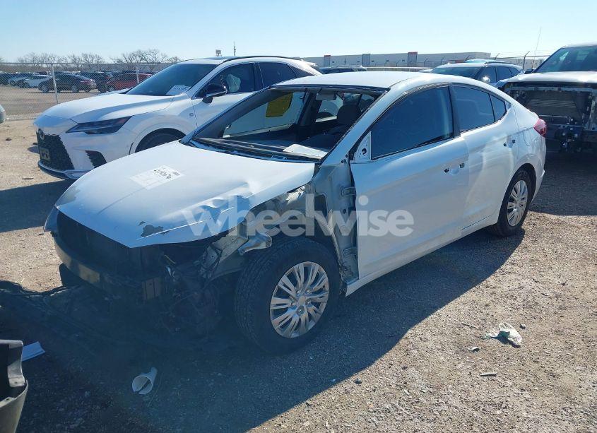Photo 2 of 2020 Hyundai Elantra SE (VIN 5NPD74LF5LH547812)