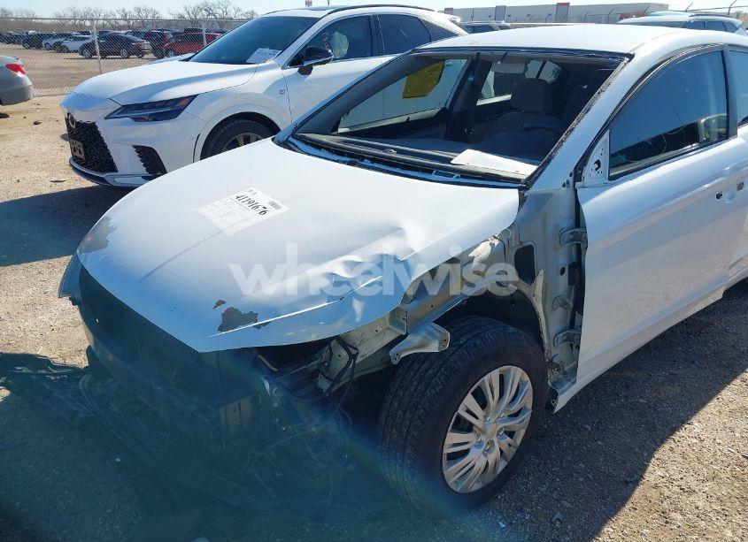 Photo 6 of 2020 Hyundai Elantra SE (VIN 5NPD74LF5LH547812)