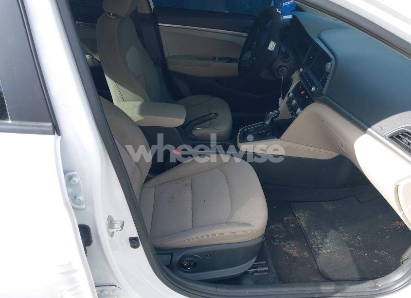 Photo 5 of 2020 Hyundai Elantra SE (VIN 5NPD74LF5LH557921)