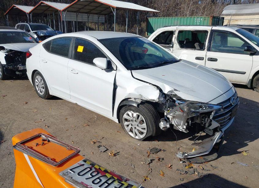 2020 Hyundai Elantra SE (VIN 5NPD74LF5LH584925) main photo