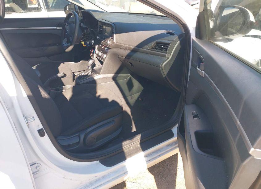 Photo 5 of 2020 Hyundai Elantra SE (VIN 5NPD74LF5LH584925)