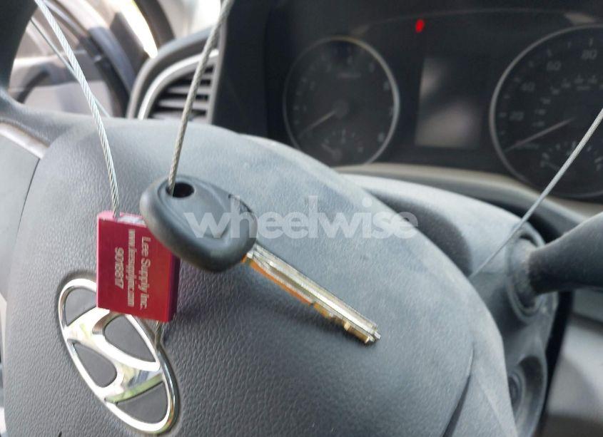 Photo 11 of 2017 Hyundai Elantra SE (VIN 5NPD74LF6HH050596)