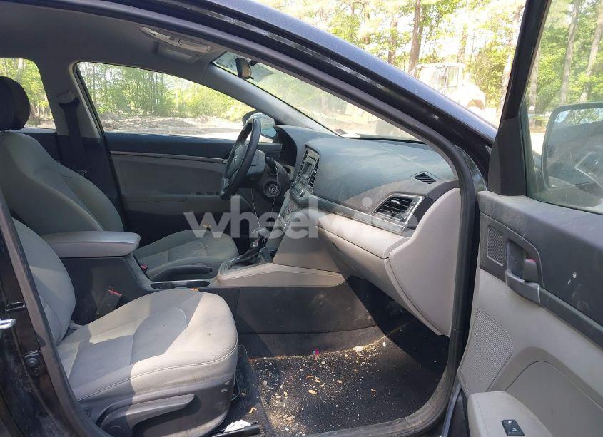 Photo 5 of 2017 Hyundai Elantra SE (VIN 5NPD74LF6HH050596)