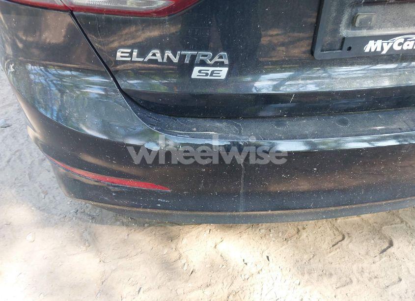 Photo 6 of 2017 Hyundai Elantra SE (VIN 5NPD74LF6HH050596)