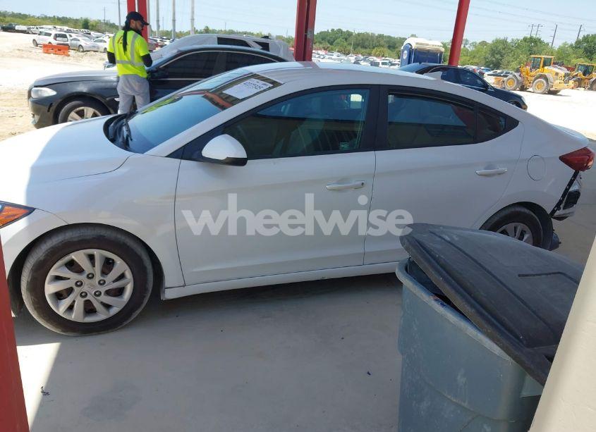 Photo 14 of 2017 Hyundai Elantra SE (VIN 5NPD74LF6HH085347)