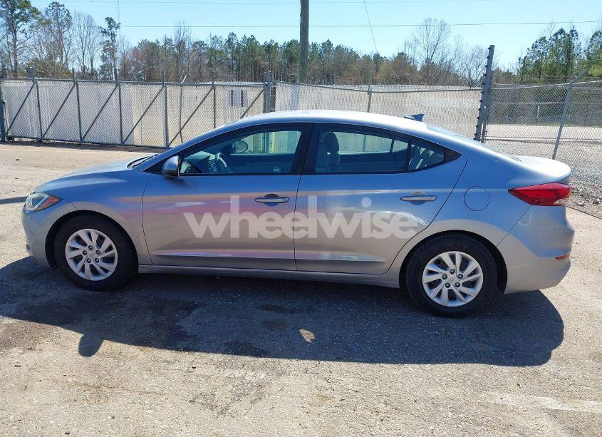 Photo 14 of 2017 Hyundai Elantra SE (VIN 5NPD74LF6HH102146)