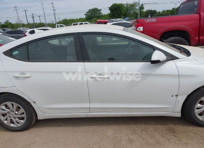 Photo 13 of 2017 Hyundai Elantra SE (VIN 5NPD74LF6HH149354)