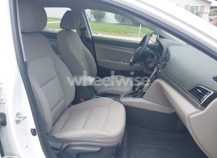 Photo 5 of 2017 Hyundai Elantra SE (VIN 5NPD74LF6HH164114)