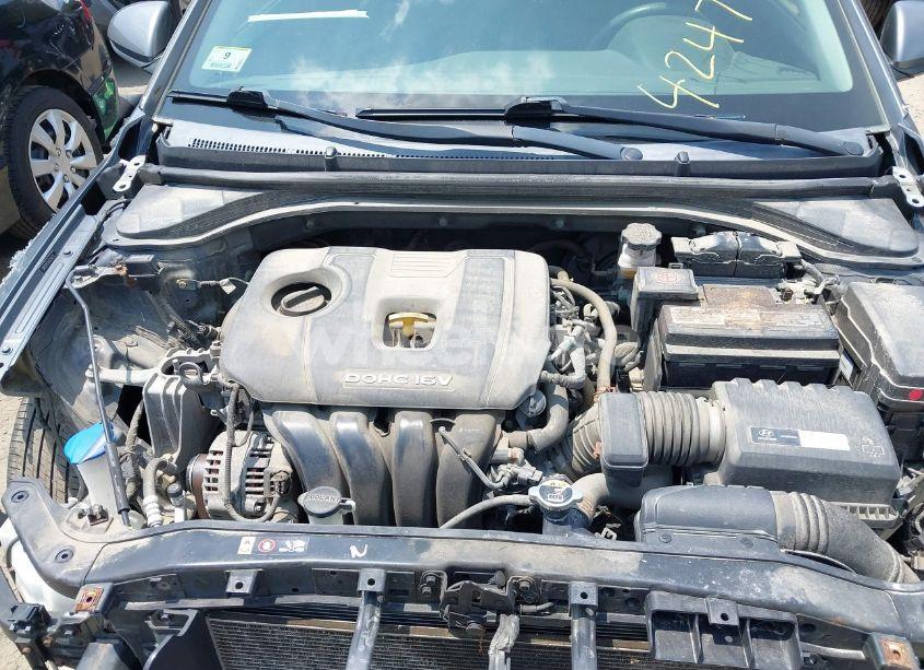 Photo 10 of 2018 Hyundai Elantra SE (VIN 5NPD74LF6JH254272)